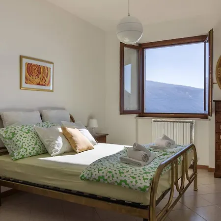 Bellevue Apartment *